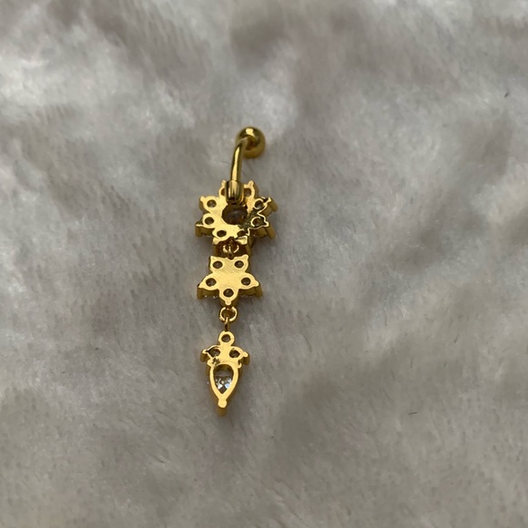 belly button piercing! - Picture 3 of 4